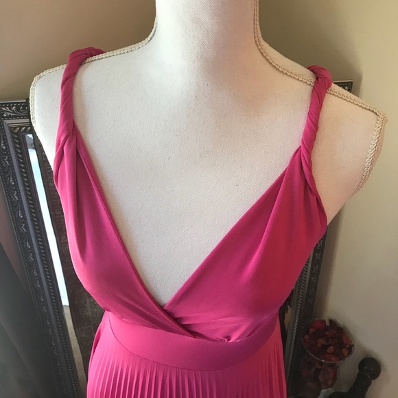 Soprano Twist Strap Accordian Style Pleated Dress - Picture 4 of 8